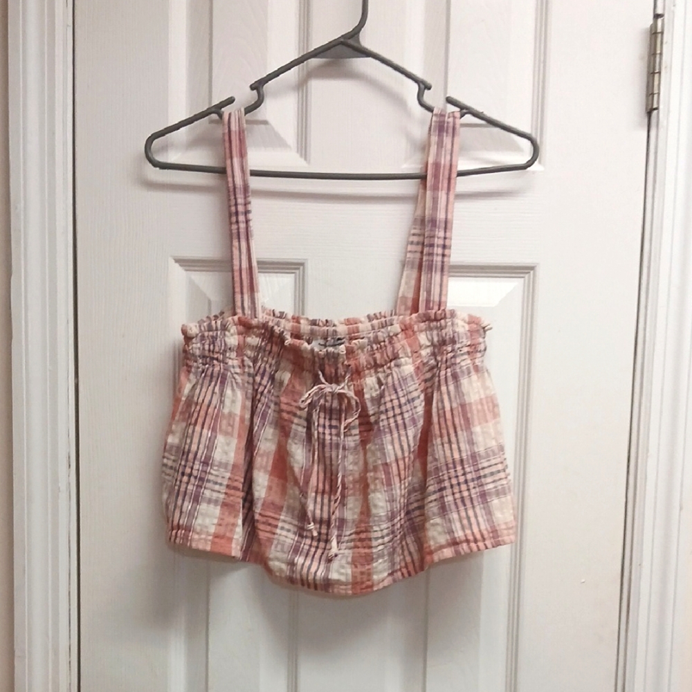 American Eagle Outfitters Pink and White Crop Top And Black Cami Set